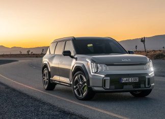 Kia EV9 GT estreia-se em Portugal no Caramulo Motorfestival Kia EV9 GT visto de frente e de lado