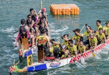 Lisboa Dragon Boat Festival estreia no Tejo com 700 participantes Lisboa Dragon Boat Festival com dois barcos e respetivas tripulações em atividade