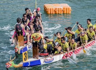 Lisboa Dragon Boat Festival estreia no Tejo com 700 participantes Lisboa Dragon Boat Festival com dois barcos e respetivas tripulações em atividade
