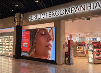 Perfumes & Companhia Amoreiras aposta em novo conceito de dermocosmética Fachada da nova loja Perfumes & Companhia Amoreiras no Amoreiras Shopping Center
