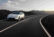 Polestar 4 a nova versão SUV chega com 630 km de autonomia e mais espaço Polestar 4 SUV em vista frontal e lateral numa estrada