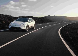 Polestar 4 a nova versão SUV chega com 630 km de autonomia e mais espaço Polestar 4 SUV em vista frontal e lateral numa estrada