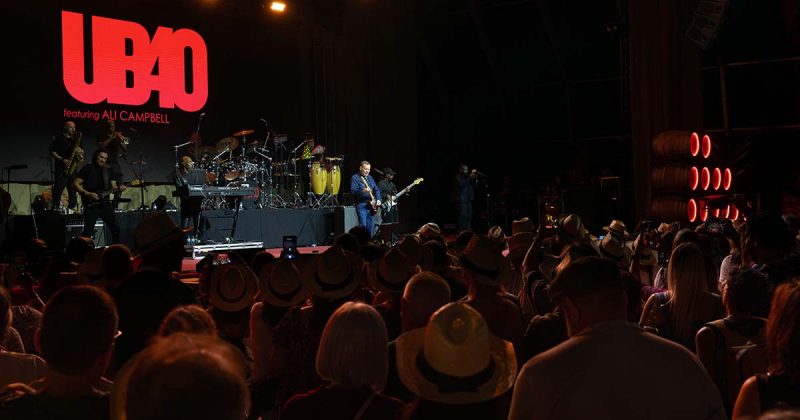Banda brit&acirc;nica UB40 feat. Ali Campbell atua perante uma plateia cheia na Festa das Vindimas 2026